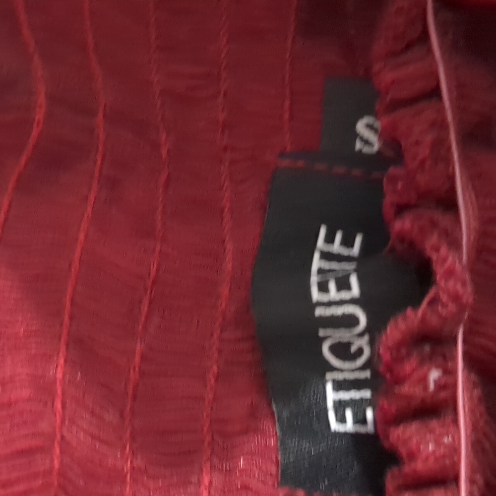 Etiquette Top off the shoulder ruffled stretch size S - Picture 7 of 10